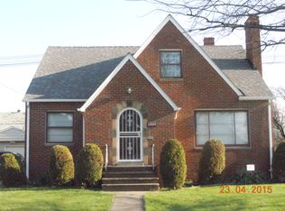 19509 Cherokee Ave, Cleveland, OH 44119