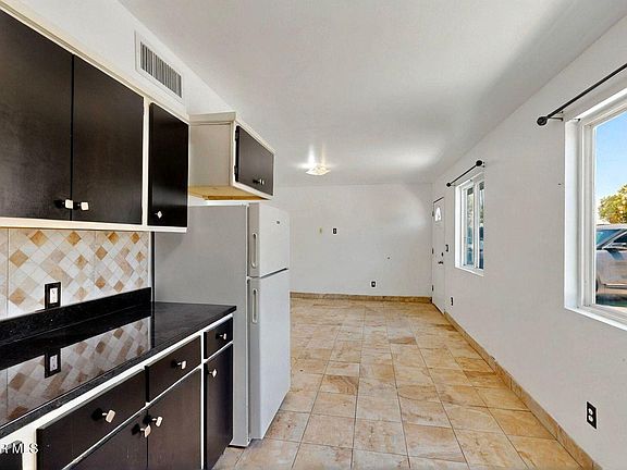 5th image of 540 N Yarbrough Dr #29