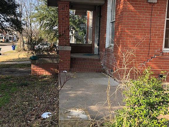 3rd image of 3512 Washington St