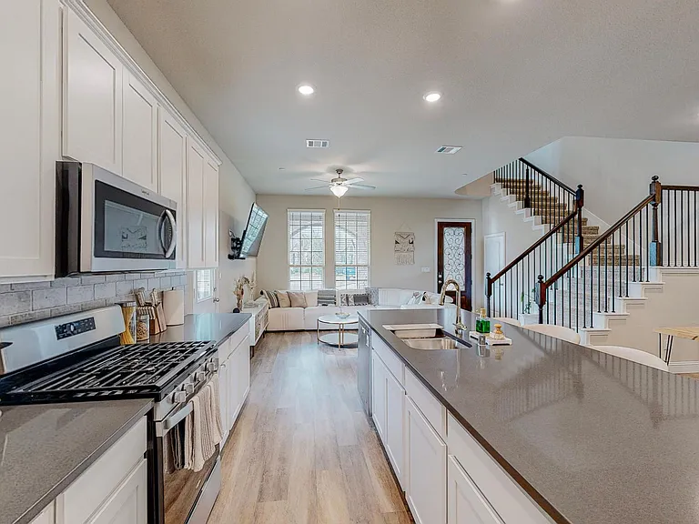 7524 Redondo Dr — Photo 4