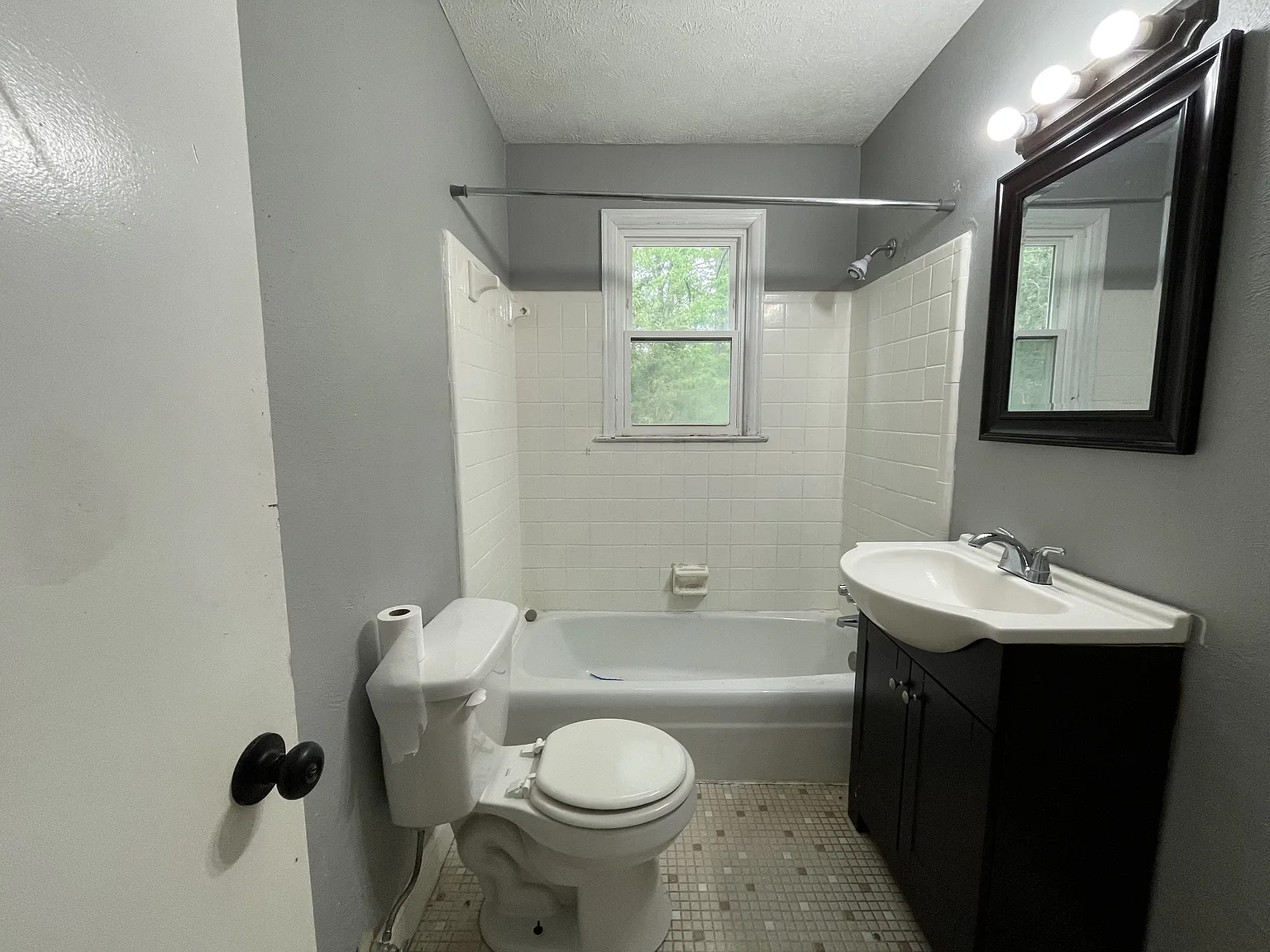 305 George Street - B — Photo 4