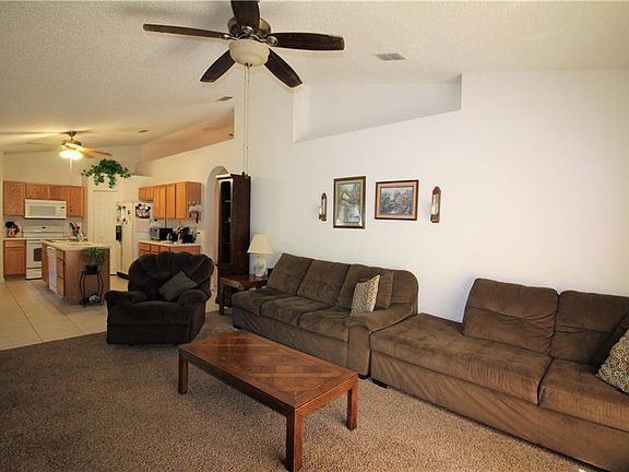 4th image of 1086 New St E