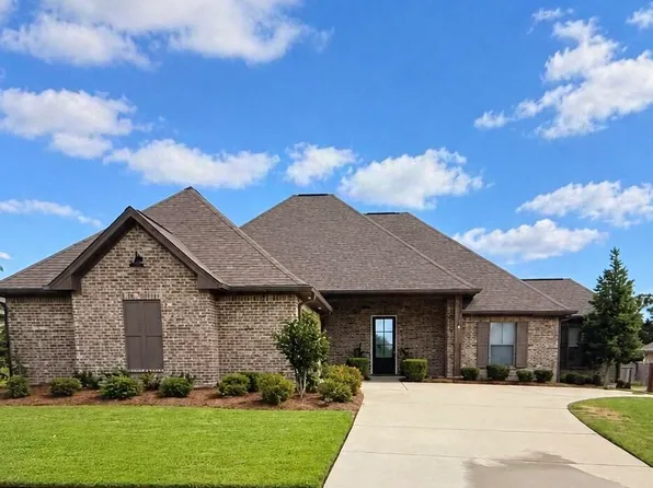 203 Ashbury Cv, Canton, MS 39046