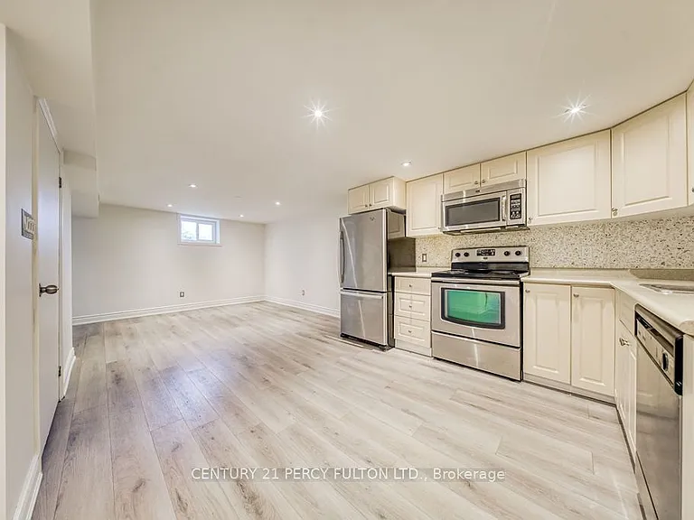 36 Merryfield Dr — Photo 11