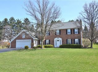 43 Devonwood Ln, Pittsford, NY 14534