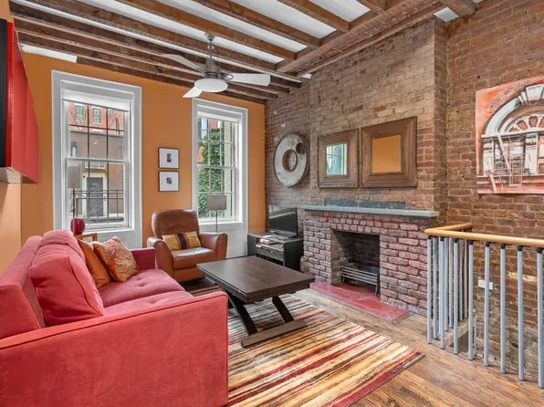 352 West 12th Street MAISONETTE image 1 of 6