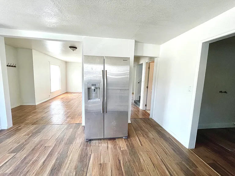3232 Washington Way — Photo 3