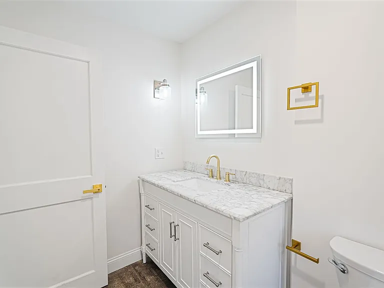 84 E Main St — Photo 39