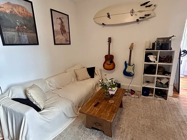 200 Waverly Pl #11 — Photo 3