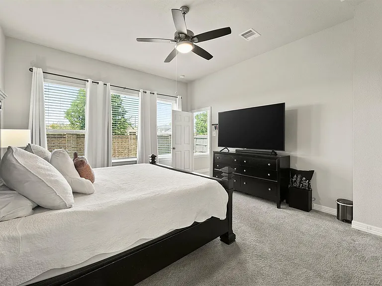 15863 McKinley Green Dr — Photo 12