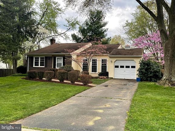 2nd image of 1627 Nathan Ln