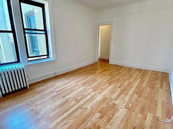 4th image of 30-69 34th St #4