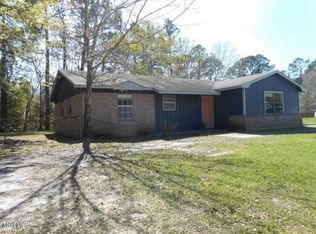 2425 Camino Grande St, Gautier, MS 39553
