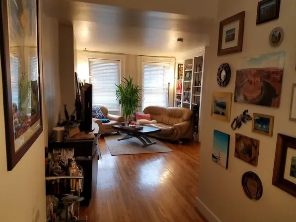 2 Derne St APT 1, Boston, MA 02114