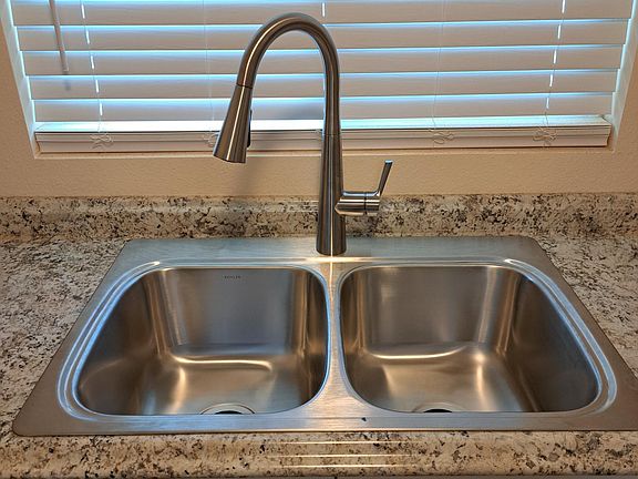 4th image of 35049 Cedar Ave APT A