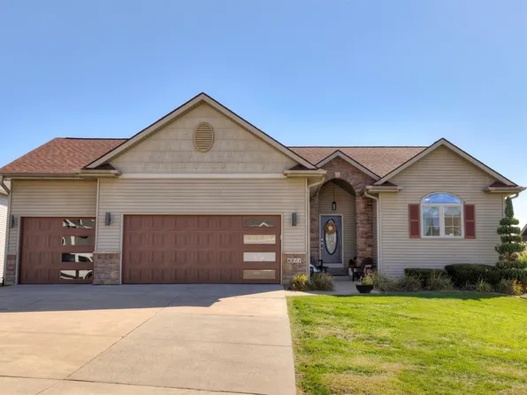 6811 Mark Twain Ct, Johnston, IA 50131