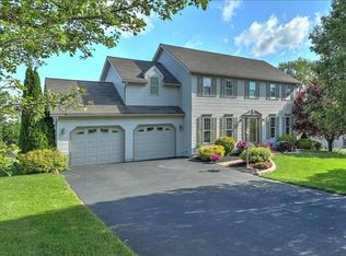 5 Ferndale Rd, Seven Valleys, PA 17360