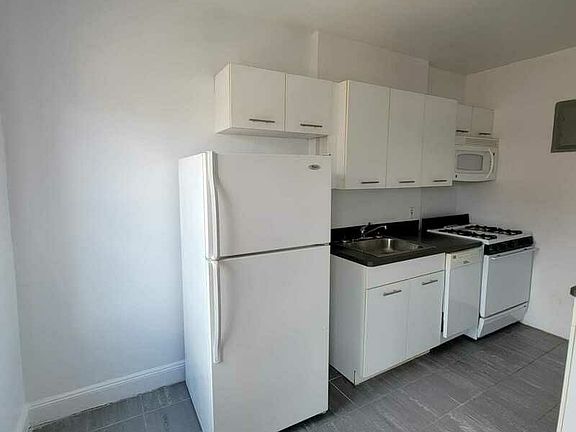 4th image of 39-07 62nd St #4