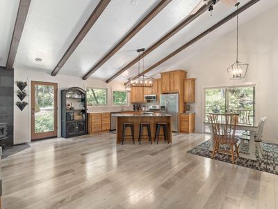 512 Bonnie Ln, Grants Pass, OR, 97527