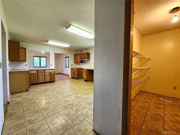 5th image of 2268 E Spring Valley Paintersville Rd