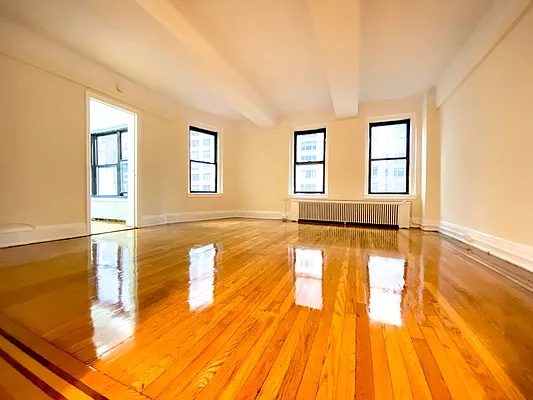 Rented by Green Home NY Realty LLC | media 2