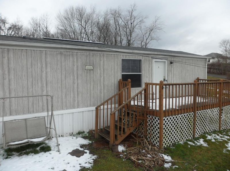 1st image of 703 Plum Ave SE
