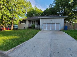 1608 E Melanie Ln, Ozark, MO 65721