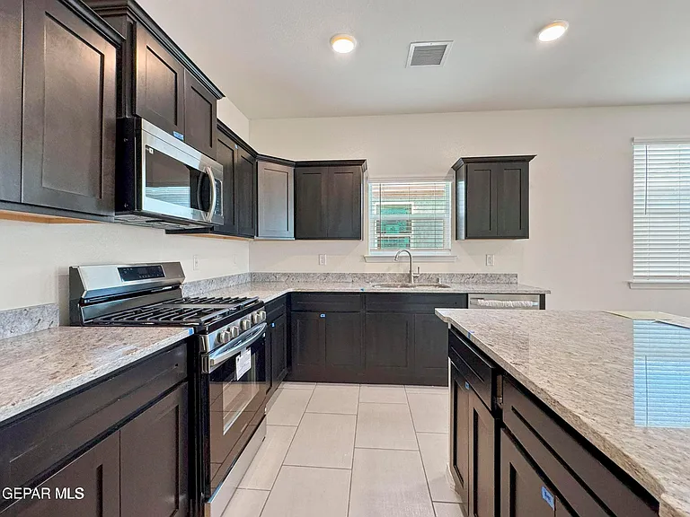 15216 Hunch Ct — Photo 18