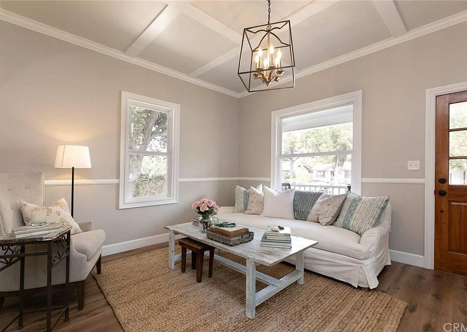 1st image of 3265 Corby Ave