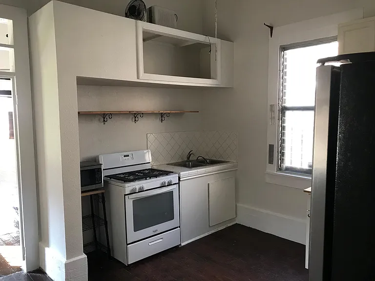 415 S Scott St — Photo 8