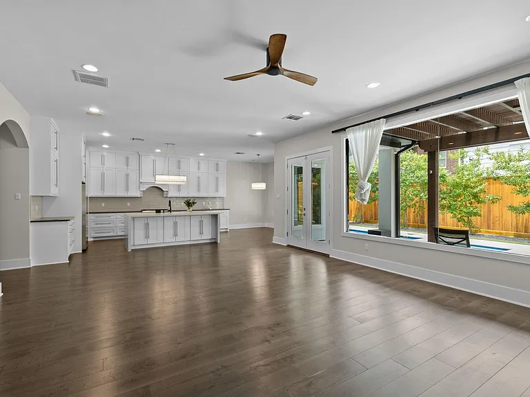 2518 Southgate Blvd — Photo 9