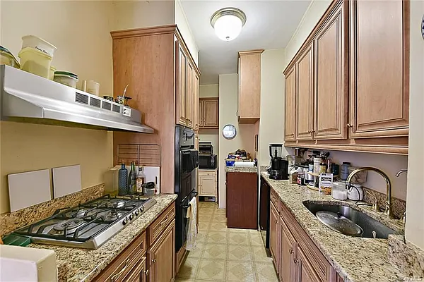 Sold by Douglas Elliman | media 36