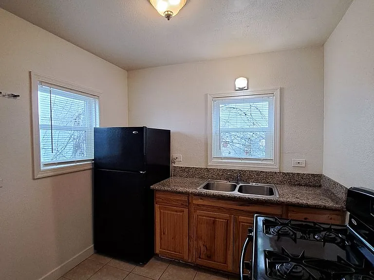 1220-1222 E. Terrace Ave — Photo 3