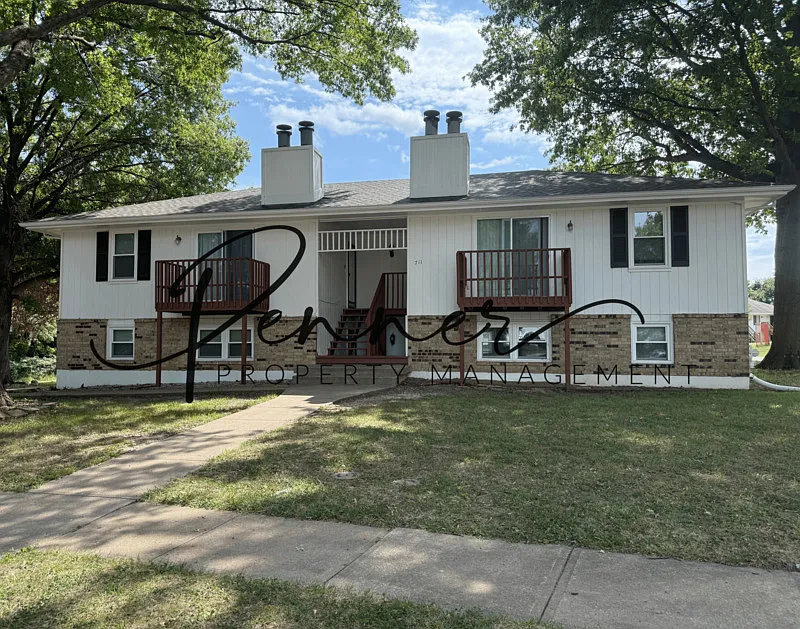 2 bed, 1.0 bath, 845 sqft, $1,095 — Photo 1