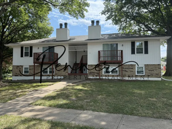 711 NE Barnes Dr APT B, Lees Summit, MO 64086