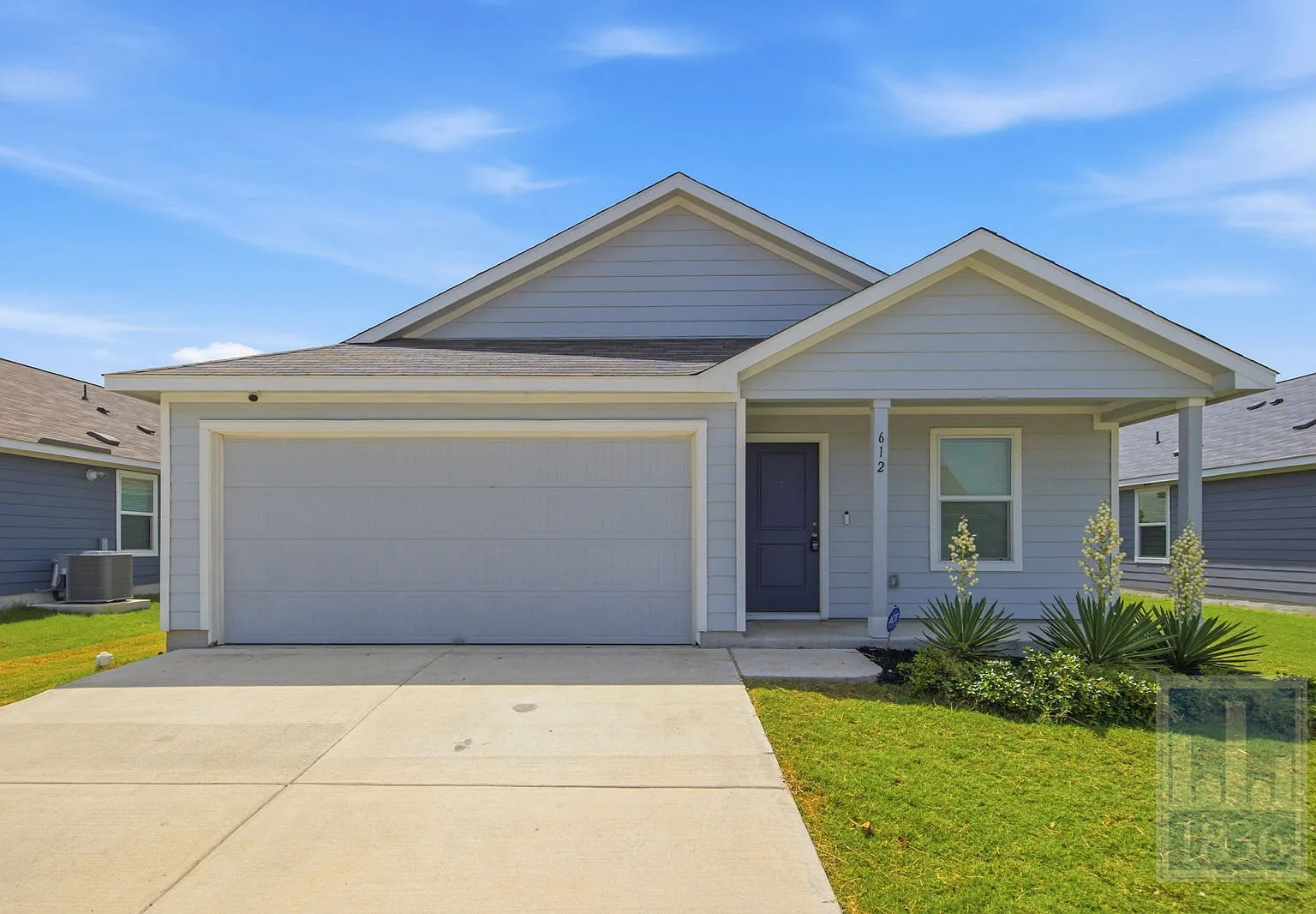 3 bed, 2.0 bath, 1260 sqft, $1,635 — Photo 1