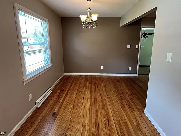 25716 Westwood Rd — Photo 10