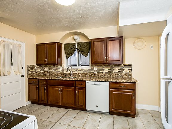 Appliances included