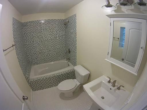5th image of 2029 W Jarvis Ave APT 1