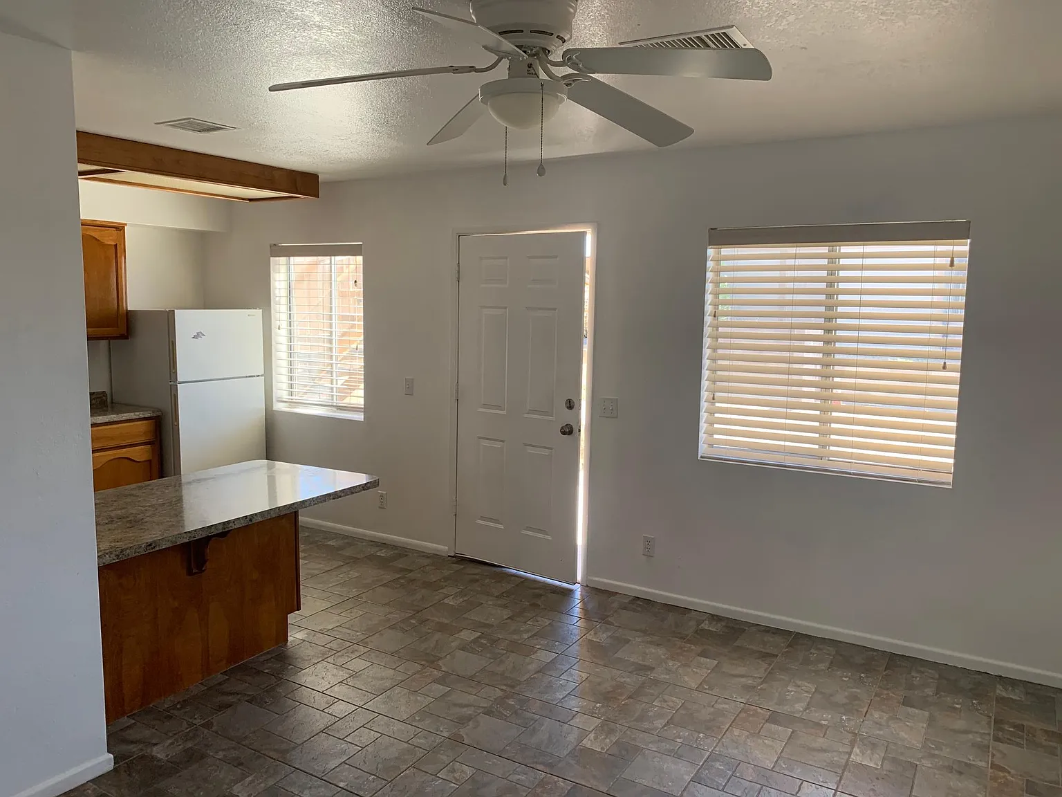 1325 Navajo Dr — Photo 2