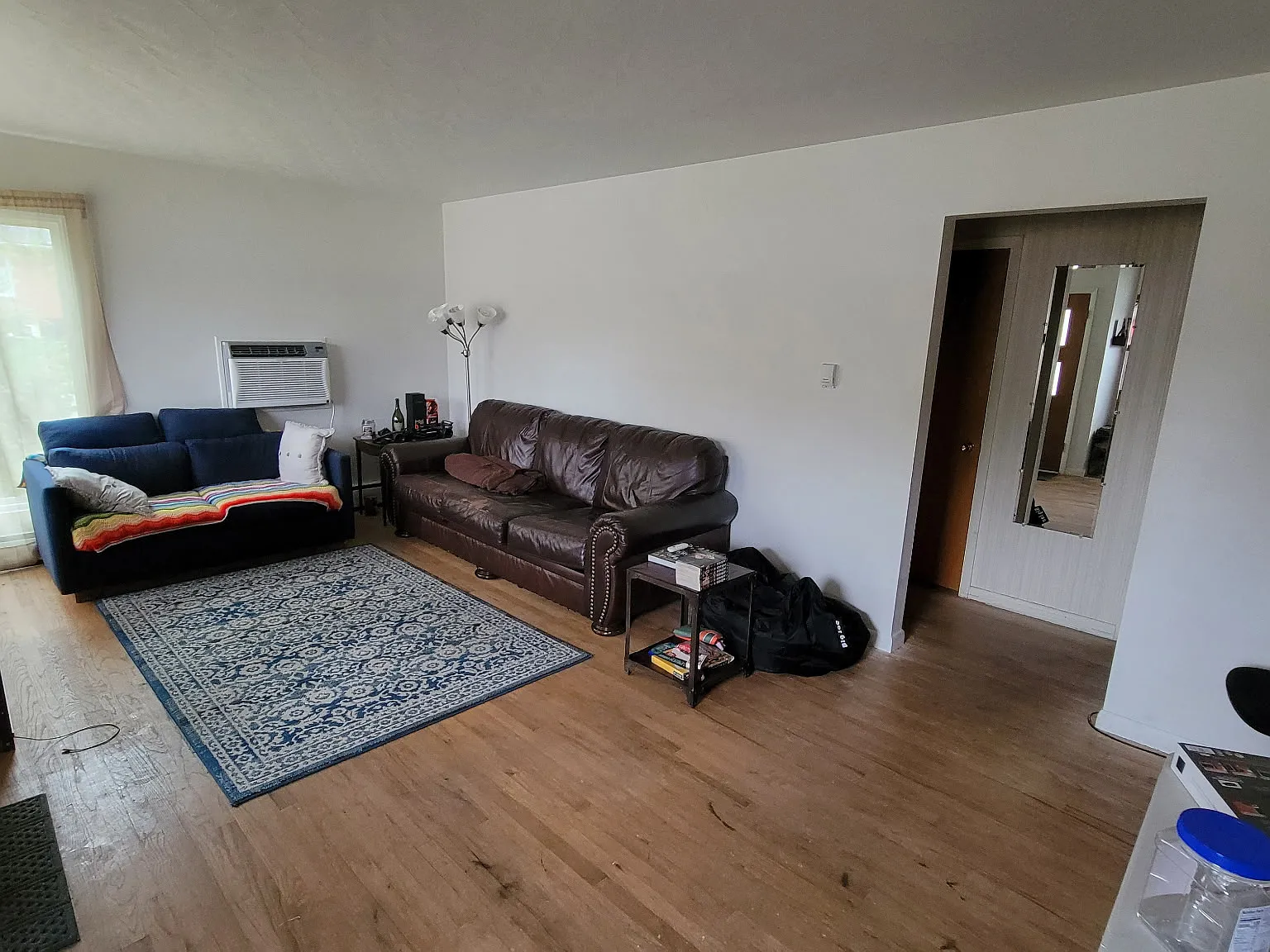 1039 Taft — Photo 2