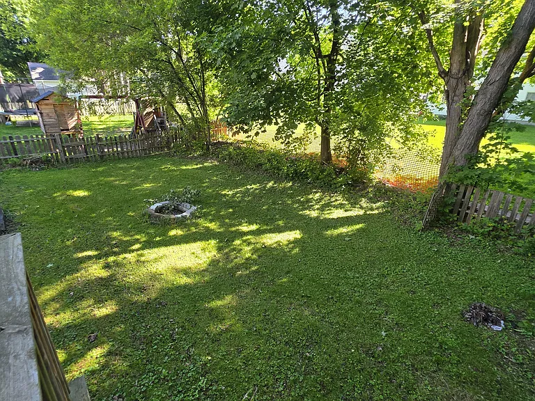 21 Bartlett Ave — Photo 12