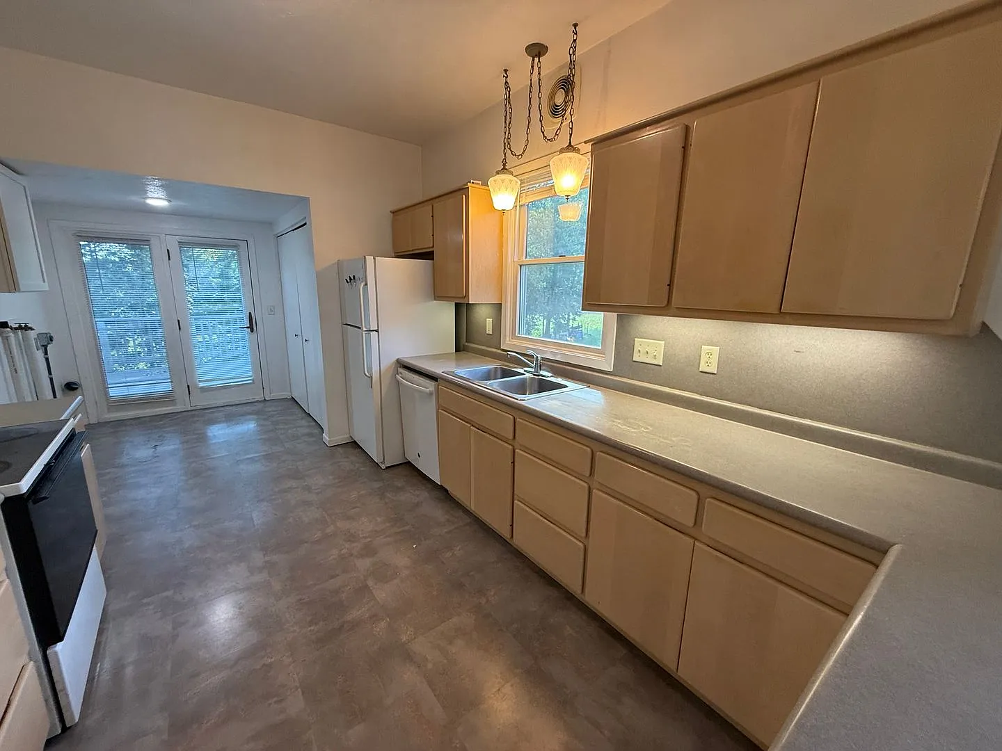3 bedroom, 1 bath Main Floor located in Southern Norfolk! — Photo 4