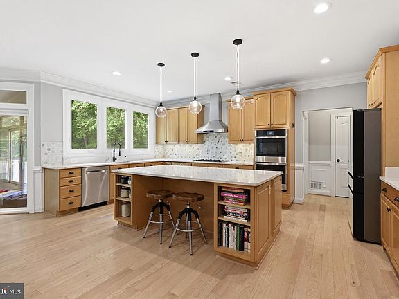 5th image of 10301 Forest Maple Rd