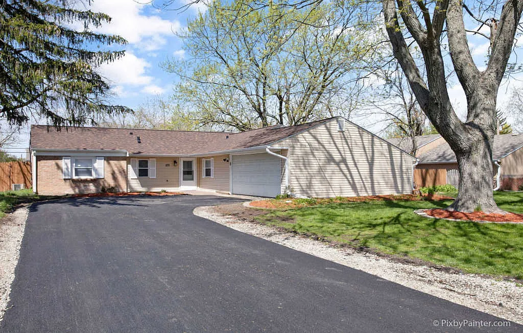 125 Lawton Ln photo 1