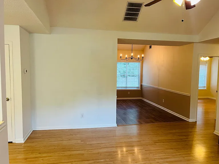 145 Riverside Dr — Photo 6