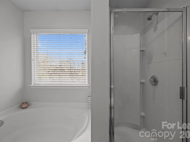 2707 Hunters Moon Ln — Photo 20