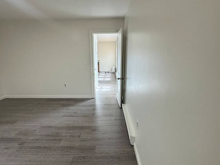 41 Rapallo Ave #2B — Photo 6