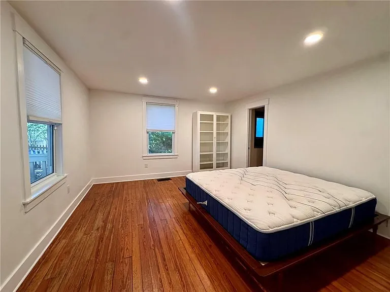 687 Brownwood Ave — Photo 9