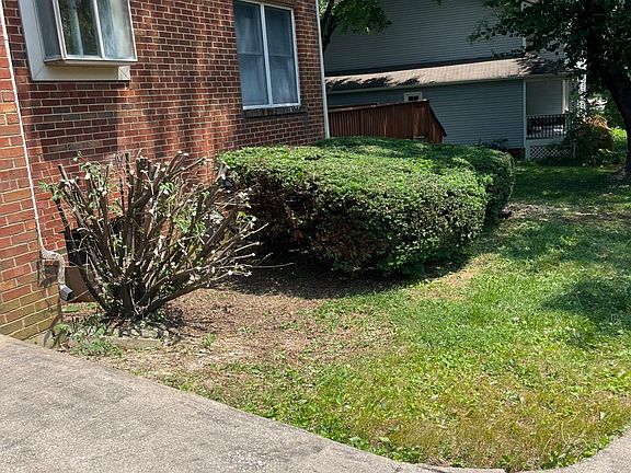 3rd image of 108 Chippendale Ct #108